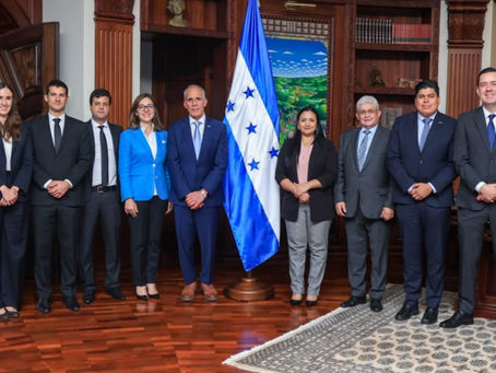 Asfura aborda con Standard & Poor’s perspectivas económicas de Honduras