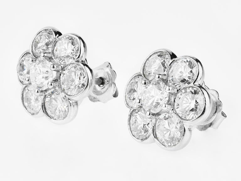 Thumbnail: Round Brilliant Cut Diamonds Classic Cluster Stud Earrings