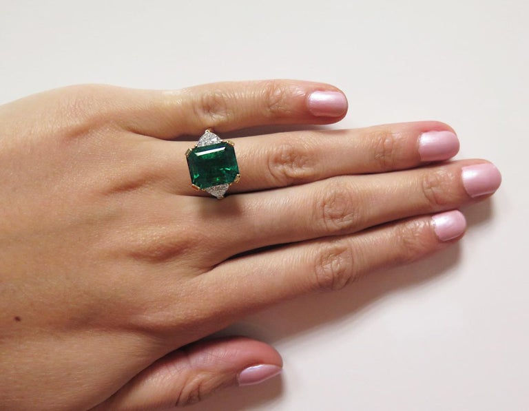 Thumbnail: Certified Colombian Emerald 7.75ct & Diamonds 3-Stone Ring in 18ct Gold, Vintage