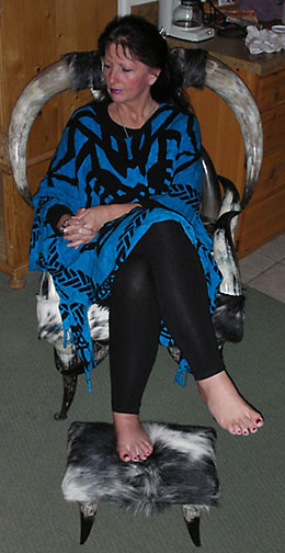 laura-lee-mistycah-in-magick-chair-2