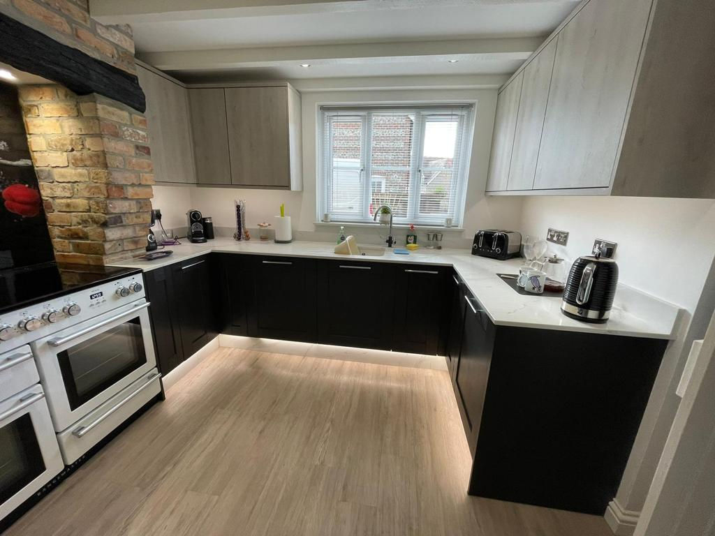 Rob Webber Carpentry Kitchen Installation