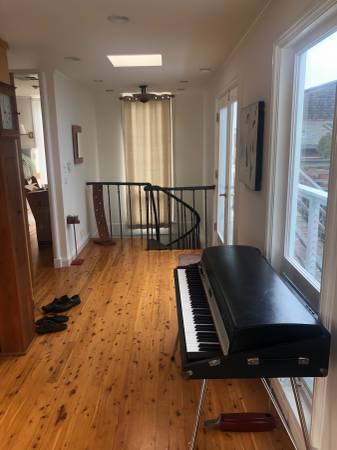 STAIRWELL 13E