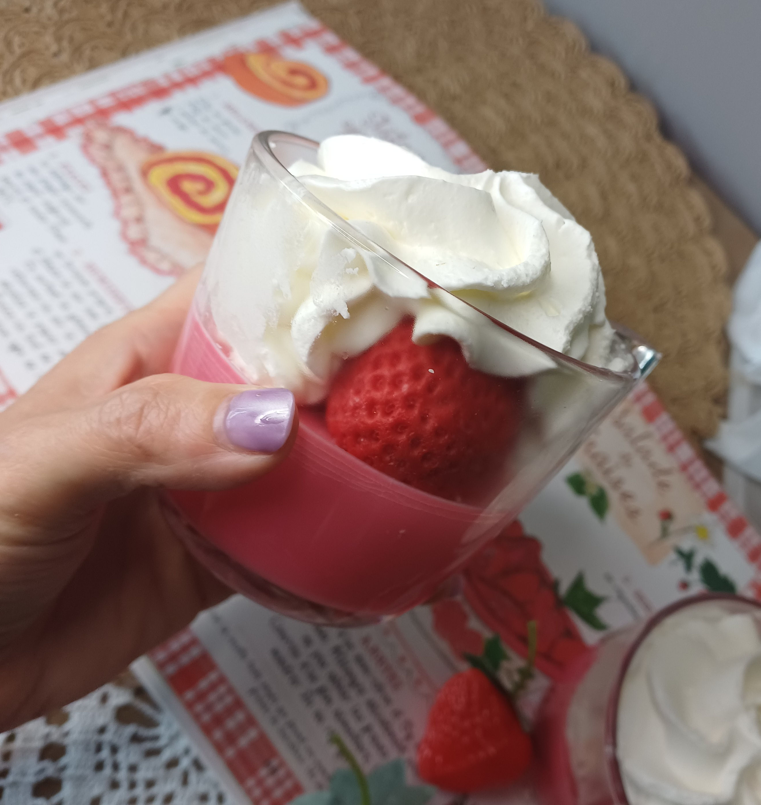 🍓 Bougie Coffee Shop – Fraise Chantilly