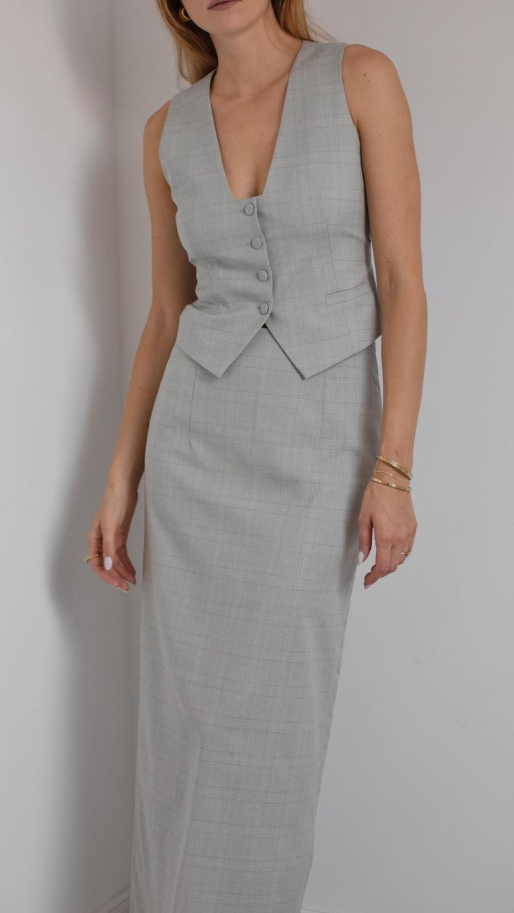 Embracing Your Body:Tips on Dressing for a bulging belly