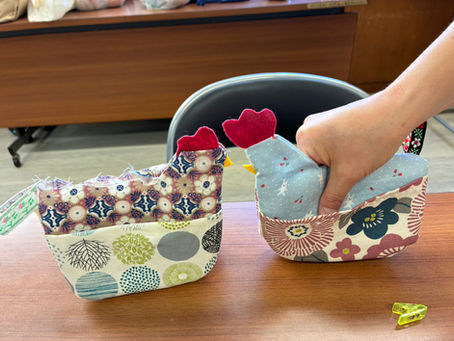 今月の手芸サークルでは「鳥の鍋つかみ」を作りました!