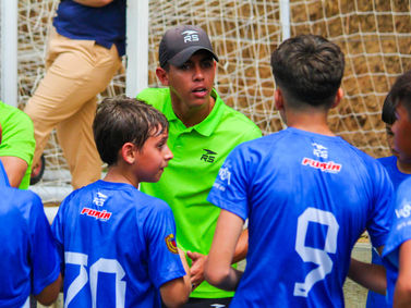 De la cancha al mundo: forjando embajadores del balón y ciudadanos del mañana
