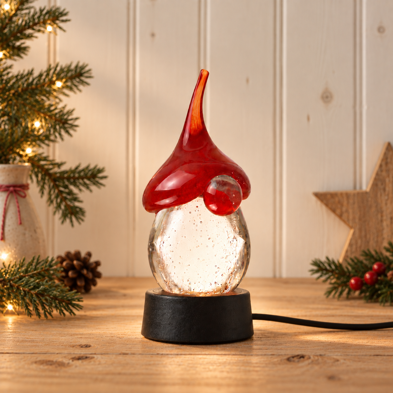 TOMTE MED LJUSSOCKEL