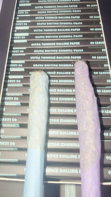 Thumbnail: KHRONIC QUEEN®️ 1 1/4 SINGLE BOOK-Ultra-thin Rice Designer Rolling Papers