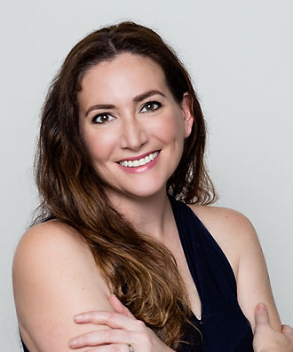 kim hurt bio pic_edited.jpg