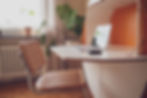 LUDO made by MALUKI, Signiture Orange, warmes Ambiente mit Thonet Stuhl, Detailshot