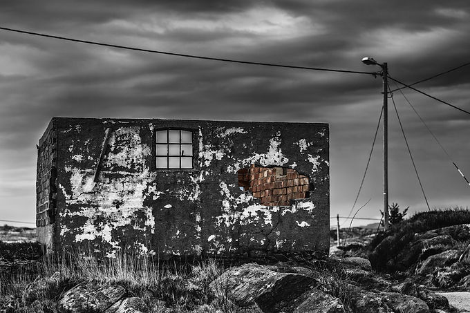 Ruin | A Missing Brick in the Wall