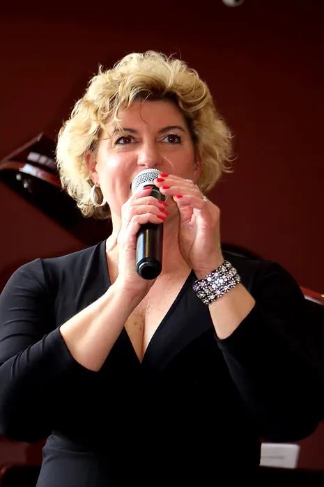 Val Sings for the Veterans