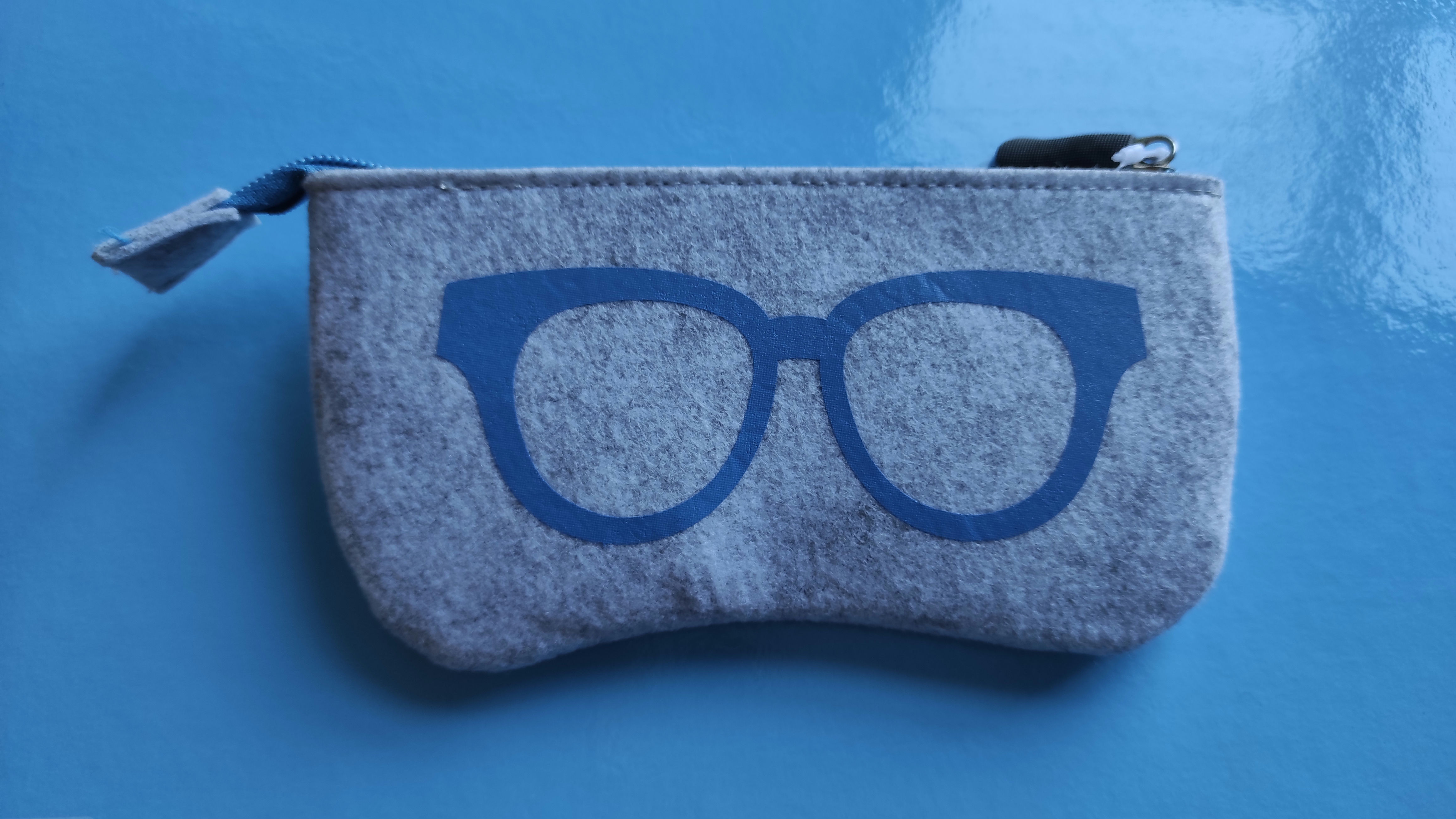 נרתיק למשקפיים 