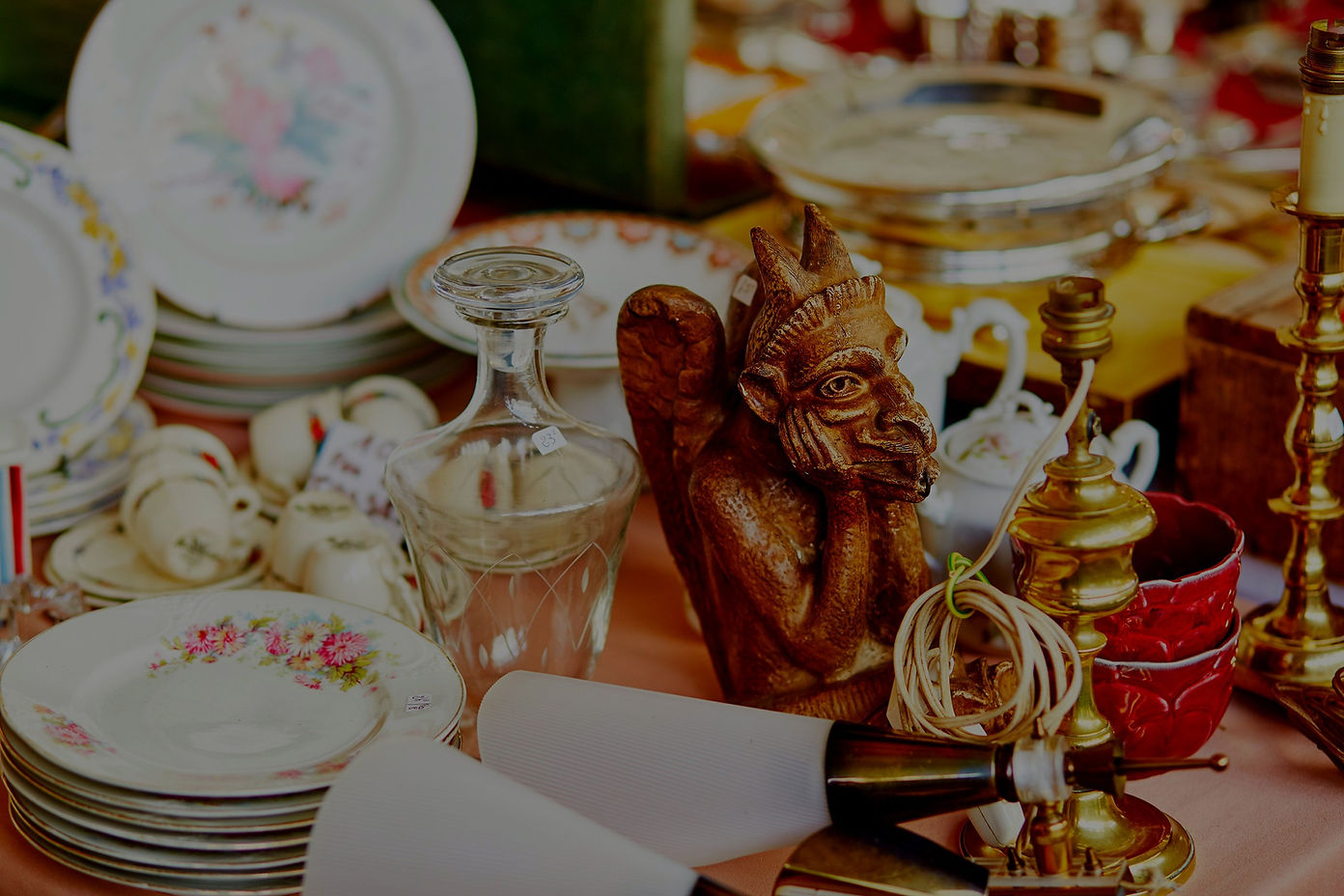 Antique AND VINTAGE Shop