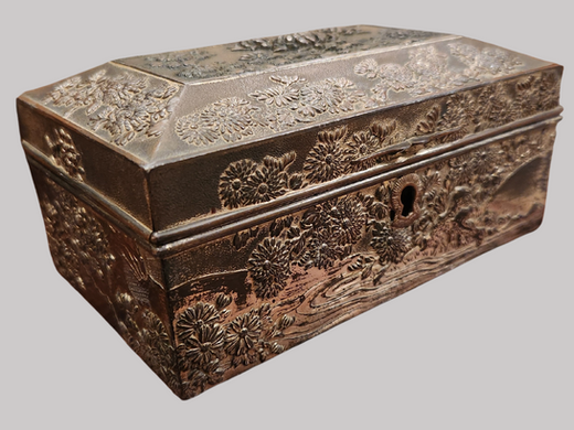 The History and Antique Value of Japanese Antimony Ware