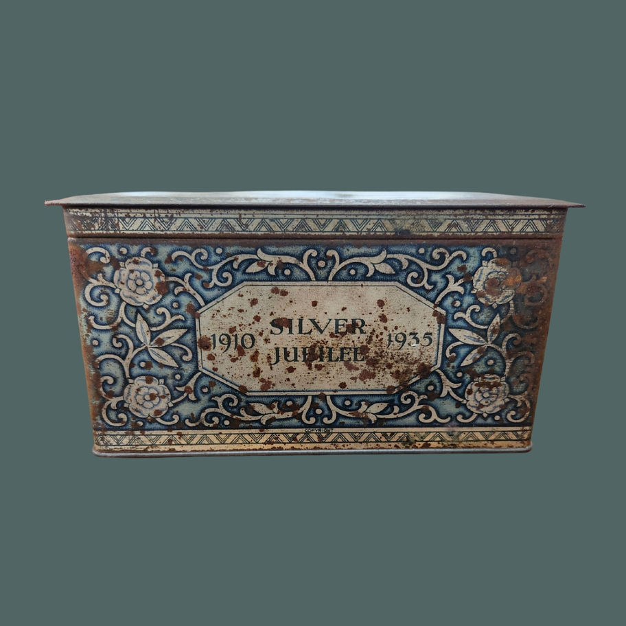1935 King George V & Queen Mary Silver Jubilee Commemorative Tin Box