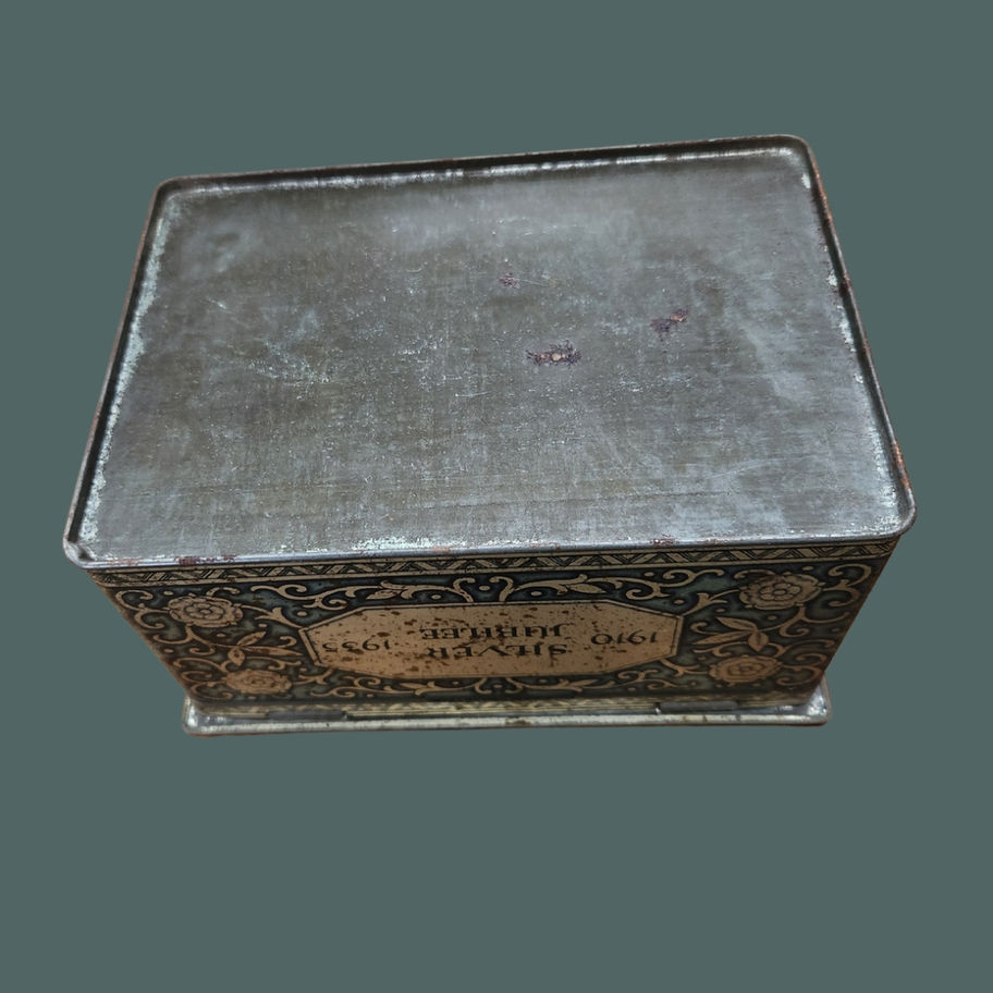 1935 King George V & Queen Mary Silver Jubilee Commemorative Tin Box