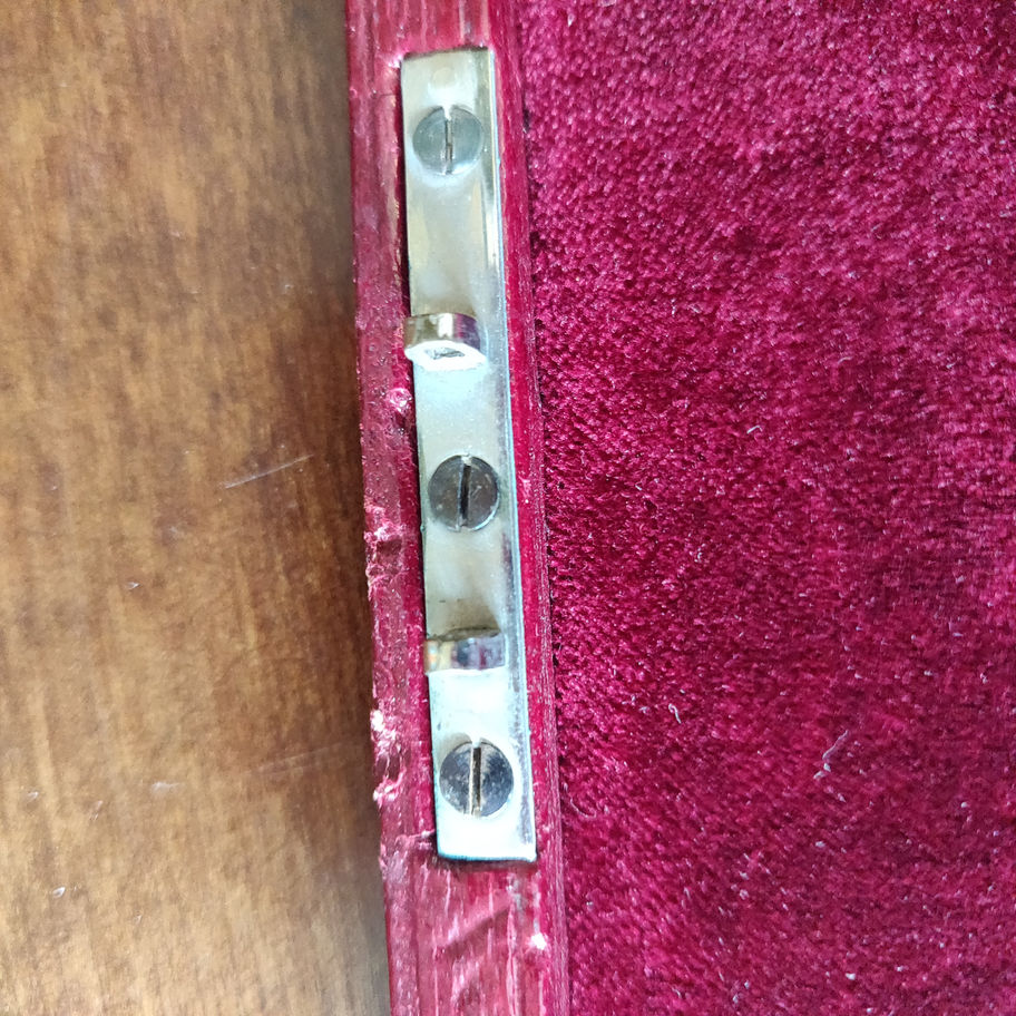 Antique early 20th century or late 19th century small leather jewellery box
