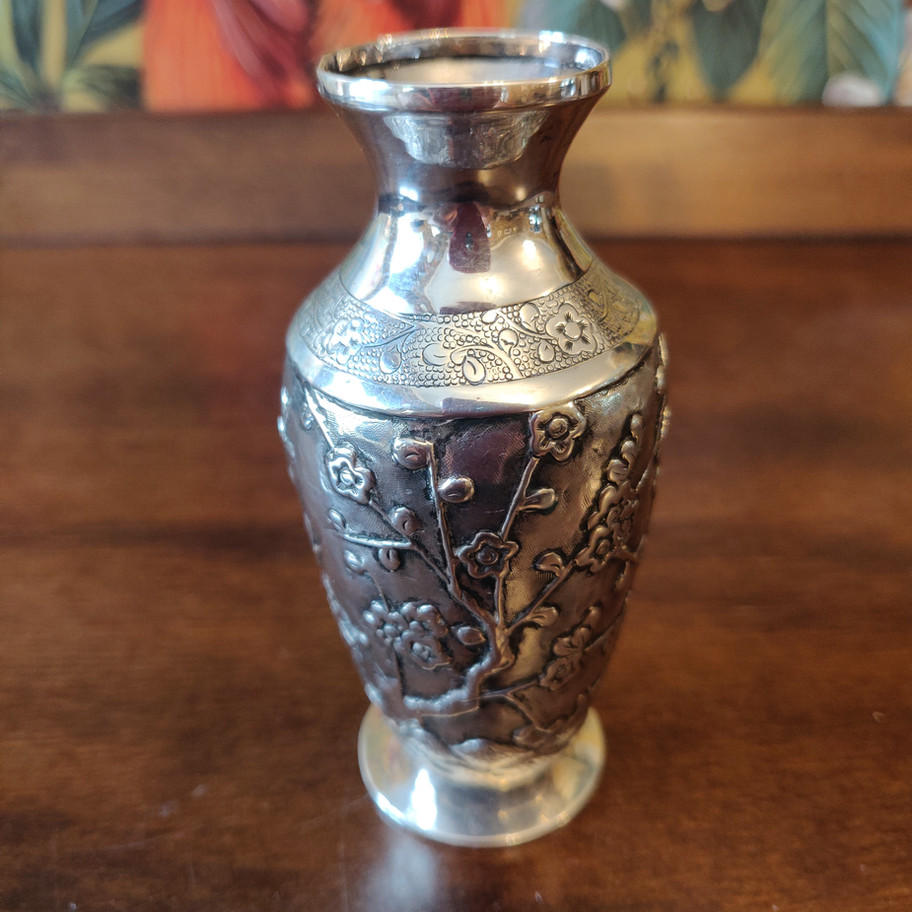 Vintage Walker and Hall 90 marked quality of silver plate bud vase