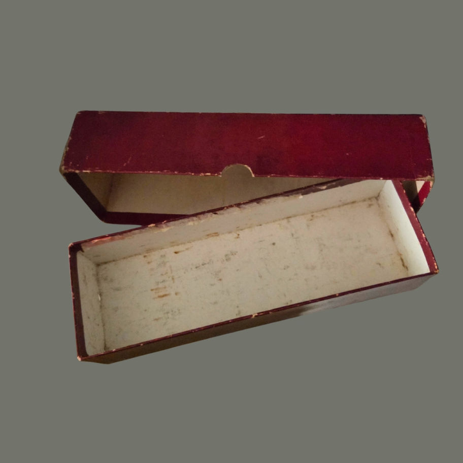 Antique Singer Sewing Machines Linen Thread BoxW. Barbour & Sons c1900-1925