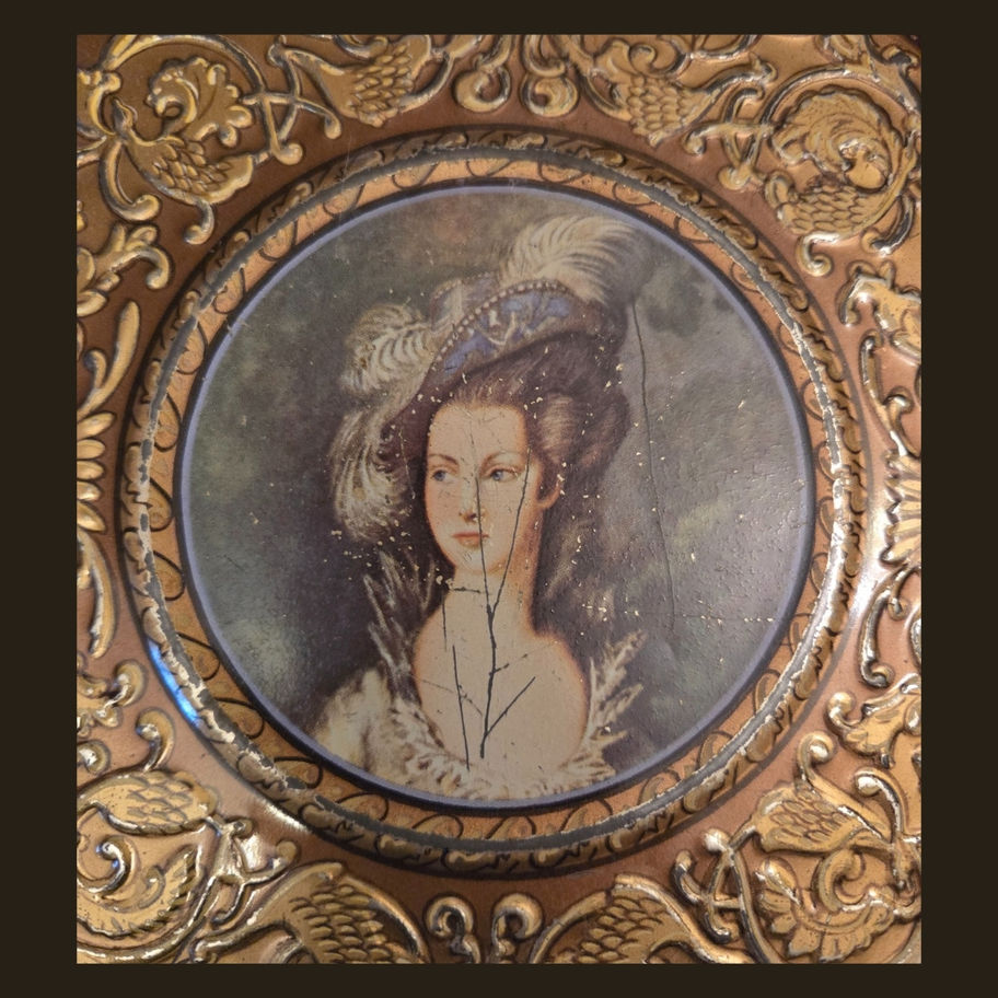 Antique Edwardian Huntley & Palmers Biscuit Tin with Portrait Lid | c.1905–1915