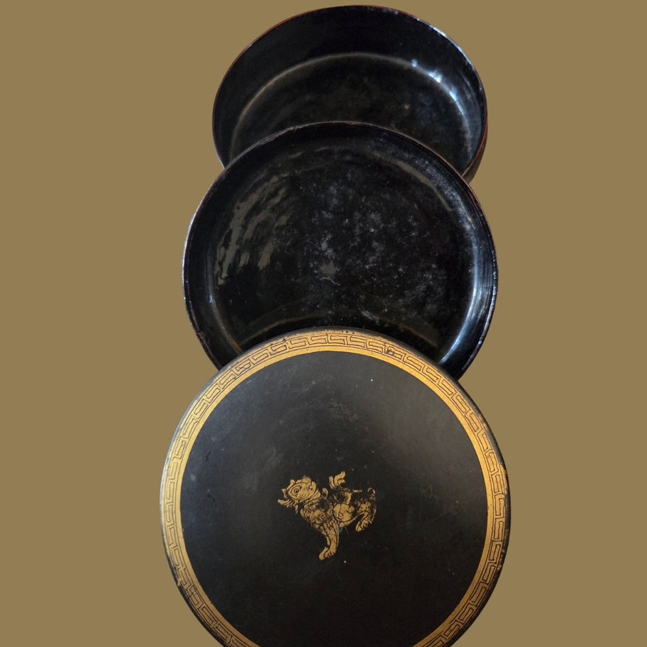 Vintage Black Lacquer Foo Dog Trinket Box – Chinoiserie Jewellery Pot with Gold