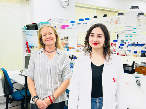Integrante del laboratorio de Biología de la Neurodegeneración recibe premio a Mejor Tesis 2025 de la Sociedad de Biología Celular de Chile y GrupoBios
