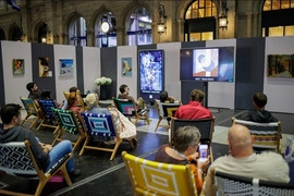 Visitors of the art fair 