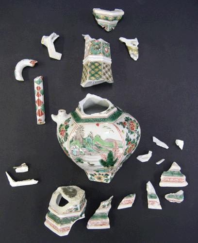 Aiguière en porcelaine