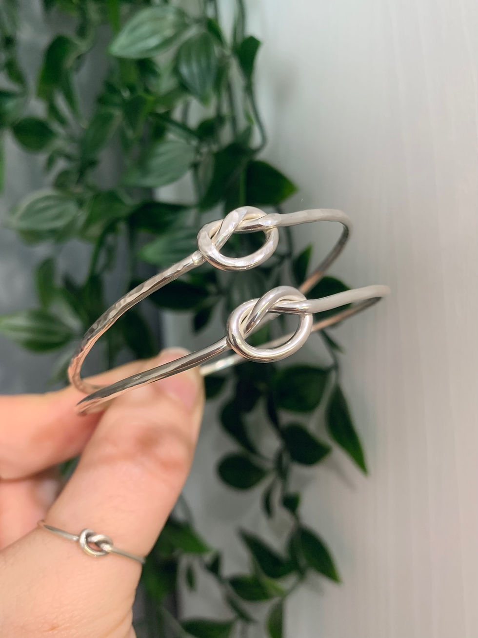 Thumbnail: Knot Bangle