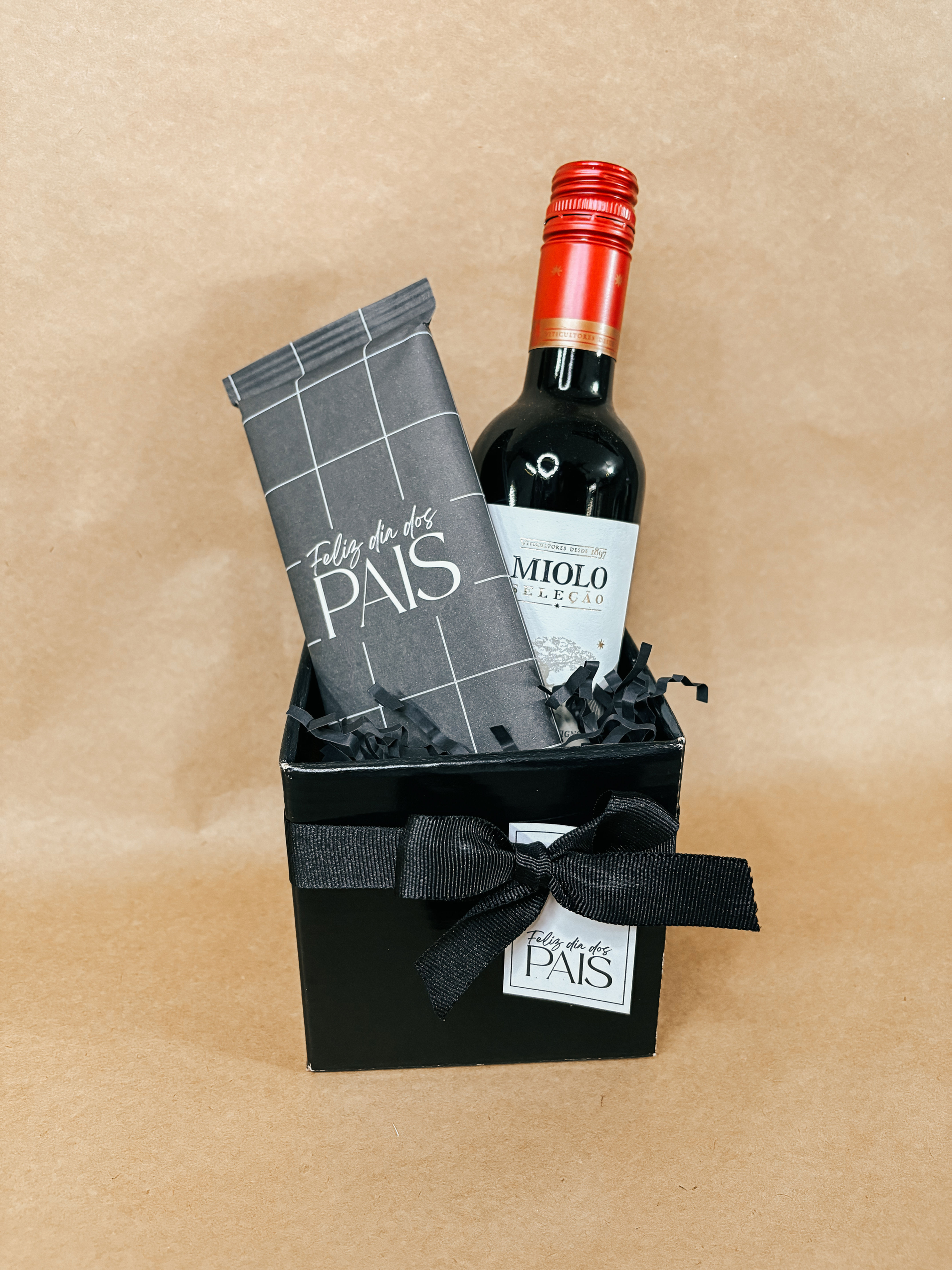 Presente Dia dos Pais - Kit Vinho + Chocolate Personalizado