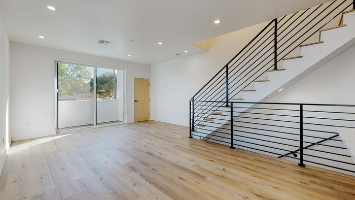 14653 1-2 Erwin St_LA360VR-10.jpg