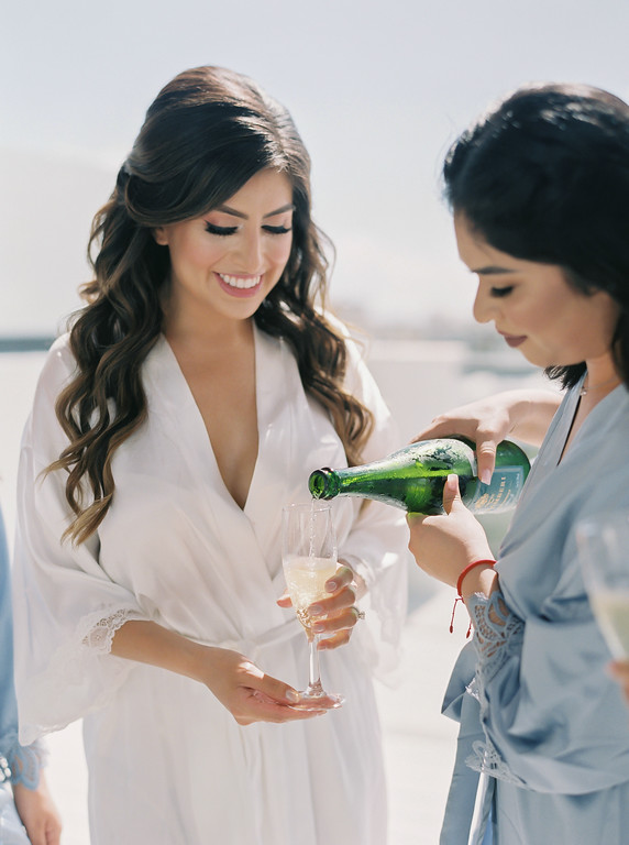 Anti-frizz treatment for beach weddings