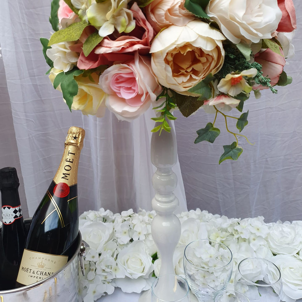 Thumbnail: White Exotic Table Pedestal