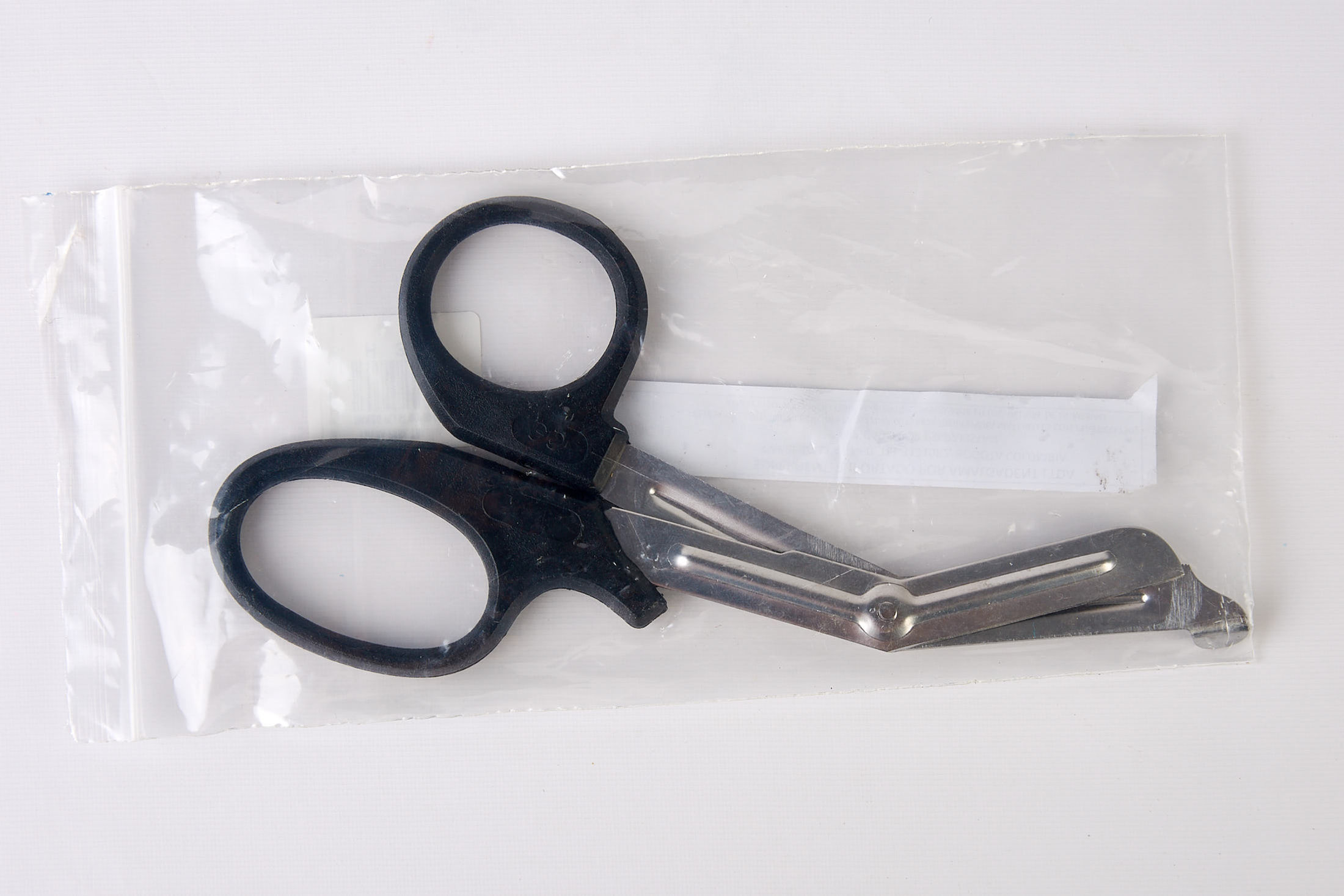 TIJERA CORTATODO (O PARA USO EN TRAUMA)