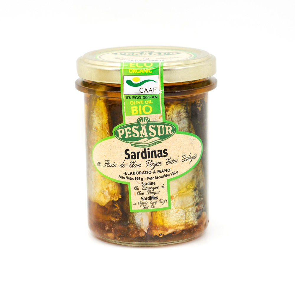 Vista frontal del pot de vidre amb sardines