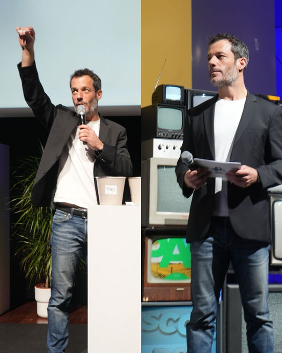 Speaker bilingue Jocelin Haas sur scène lors d’un événement EDF au centre de recherche Paris-Saclay avec animation micro en main