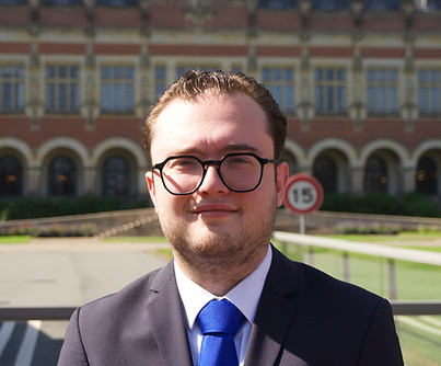 Gidi Headshot_edited.jpg