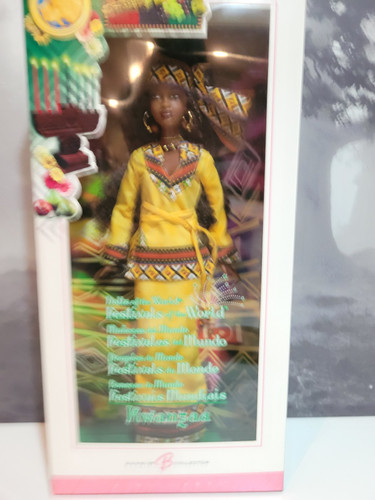 Barbie Festivals of the World Kwanzaa Doll Pink Label J0945 | MiNT  