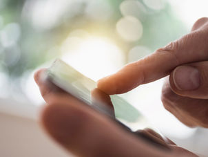 Cha mẹ đơn thân "quẹt" app hẹn hò, Gen Z "gật gù" trợ duyên