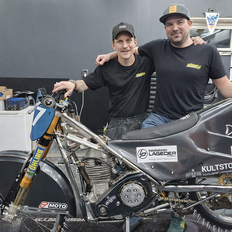 „Vier Freunde mit derselben Technik“