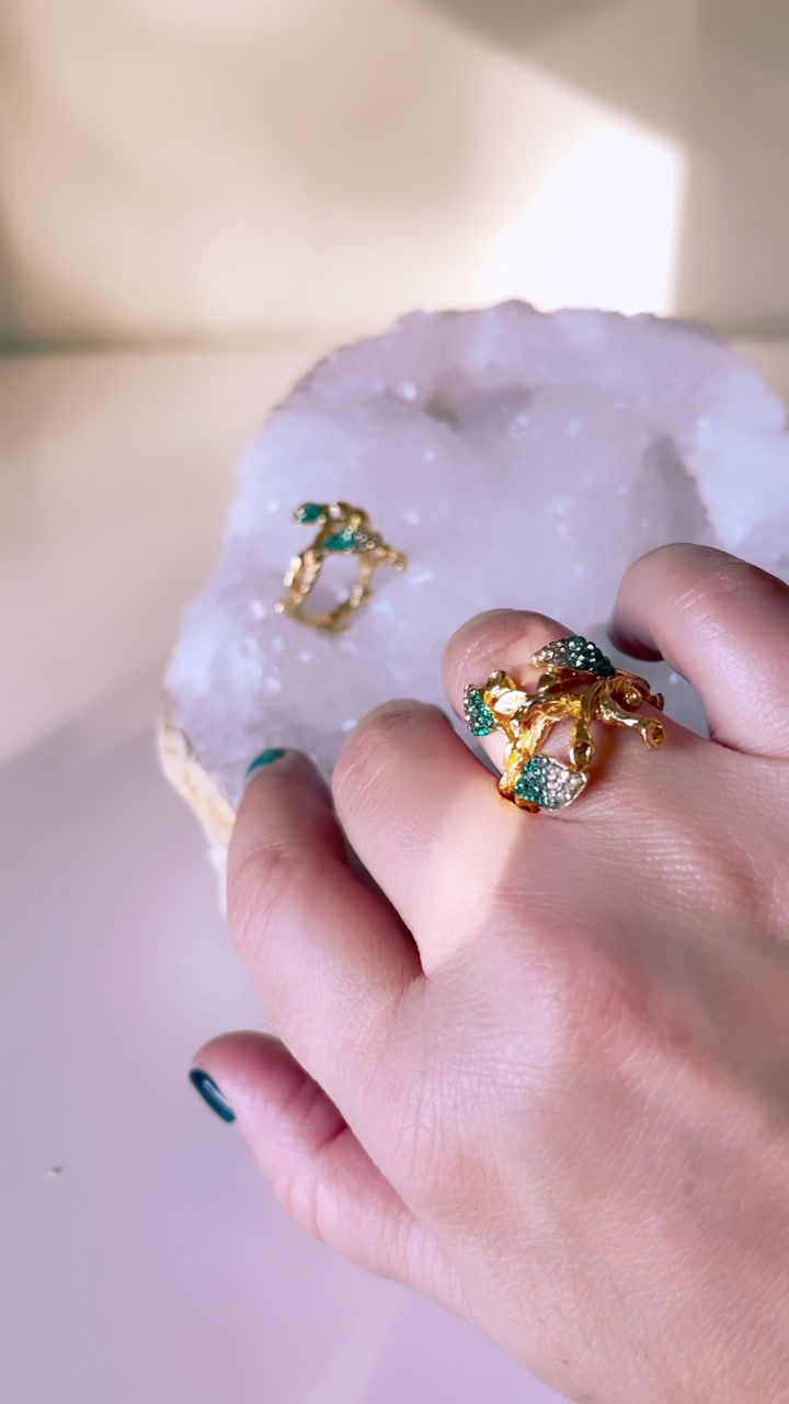 Thumbnail: Spring leaves gold-plated crystal ring