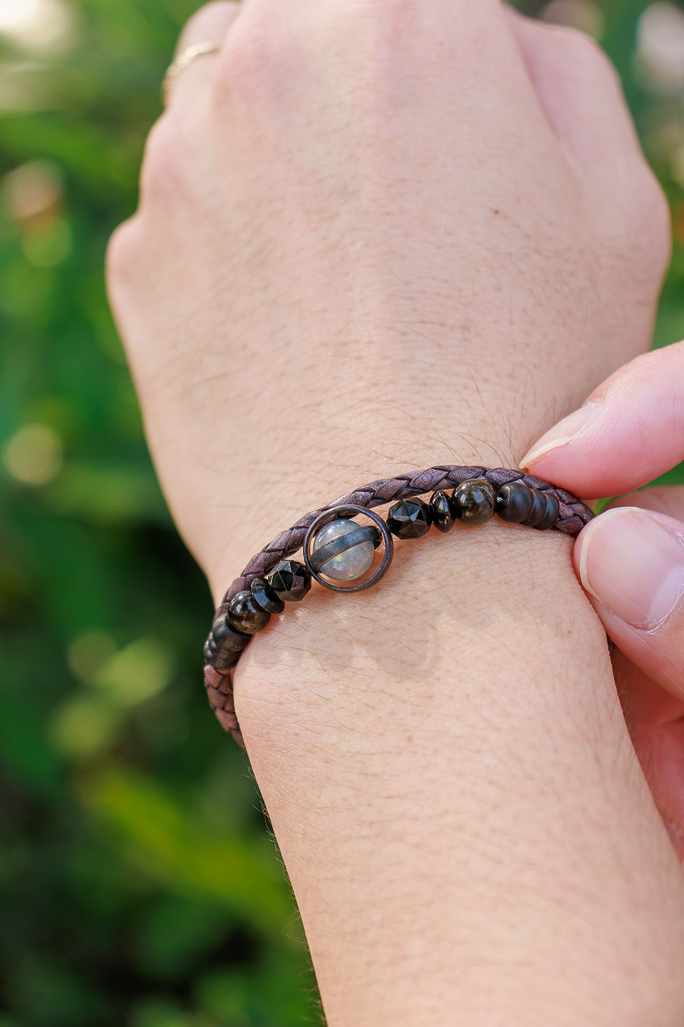 Thumbnail: Tuscana in 3mm Antique Gray Leather