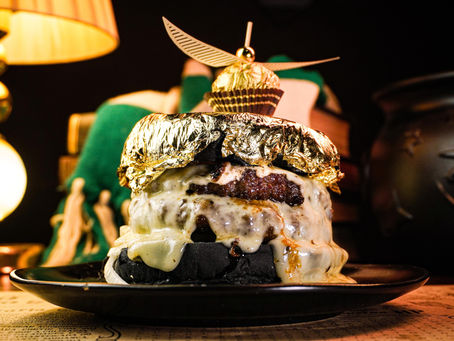 Restaurante temático em João Pessoa inova com "hambúrguer de ouro"