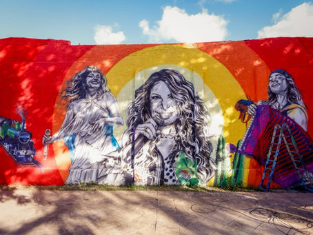 Hotel Globo ganha painel com homenagem a Elba Ramalho, Lucy Alves e Mayana Neiva