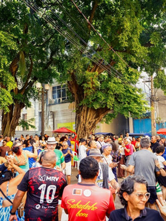 Juliana Almeida embala o Sabadinho Bom com clássicos do samba