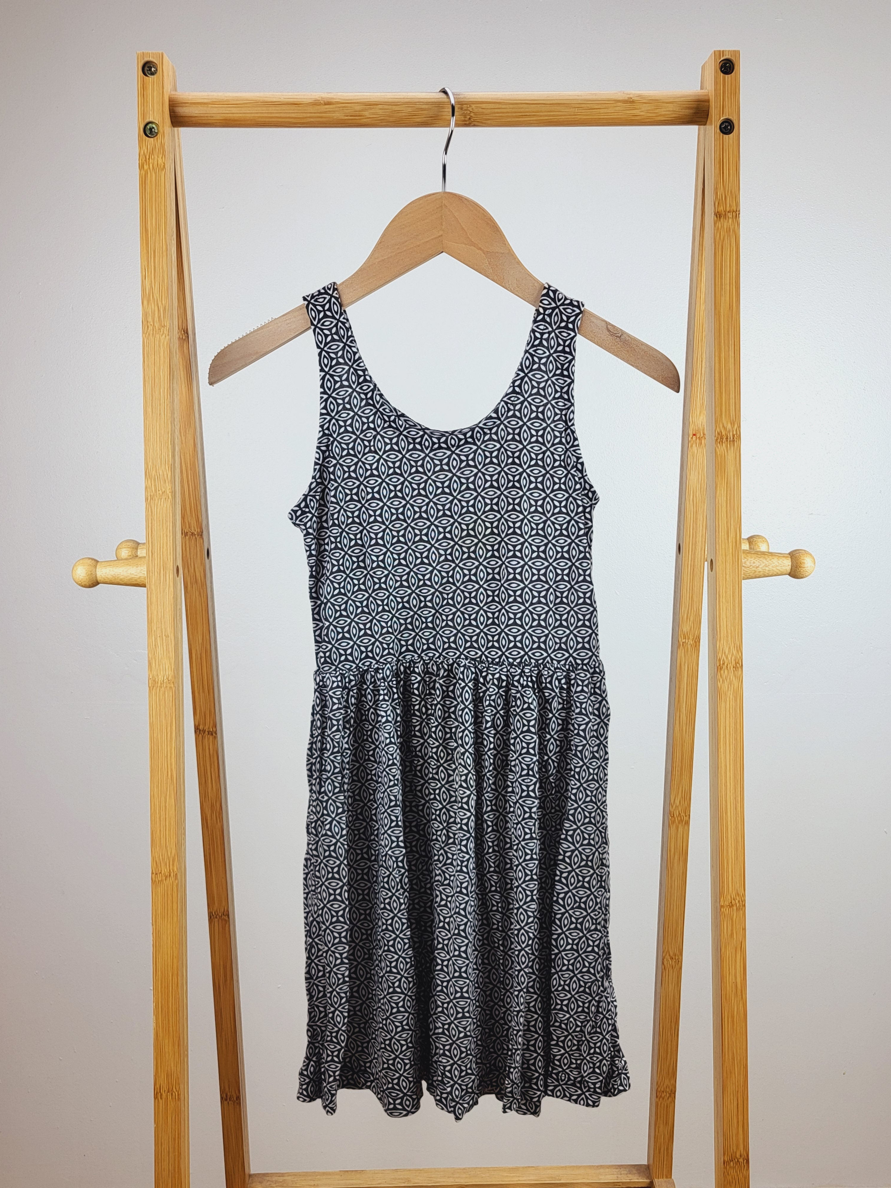 Primark black/white patterned dress 7-8 years