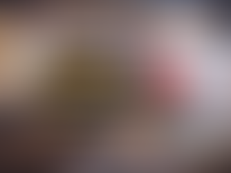 Banner de blog com o título “Recebidos Contam Como Renda? O Risco Fiscal dos Presentinhos para Influenciadores e Creators”, mostrando caixas de produtos, celular com influenciadora na tela, documento da Receita Federal e símbolo de alerta fiscal, representando risco tributário para creators.