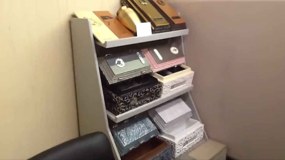 vault display