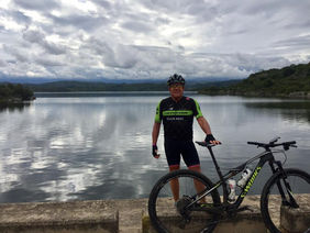 Humberto Vigliocco cruzará La Cordillera de los Andes sobre dos ruedas